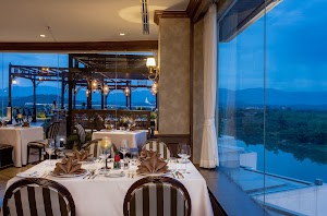 The Peak wine & grill place picture